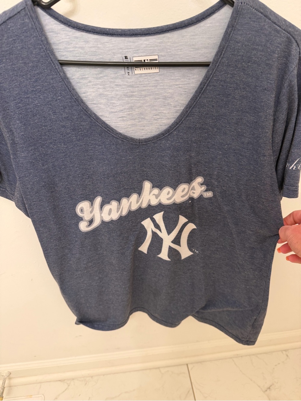 Genuine Merchandise Navy Yankees V-Neck Tee